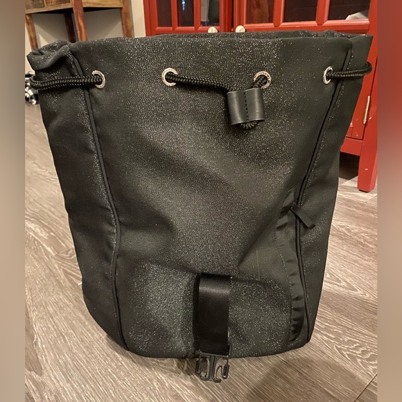 Backpack - Picture 4 of 4